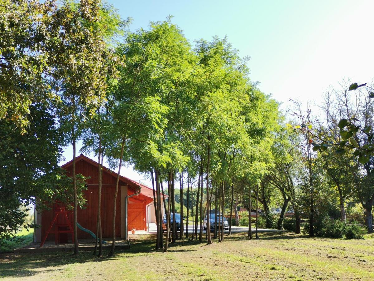 Ferienwohnung Okerka Vendeghaz Csesztreg Exterior foto