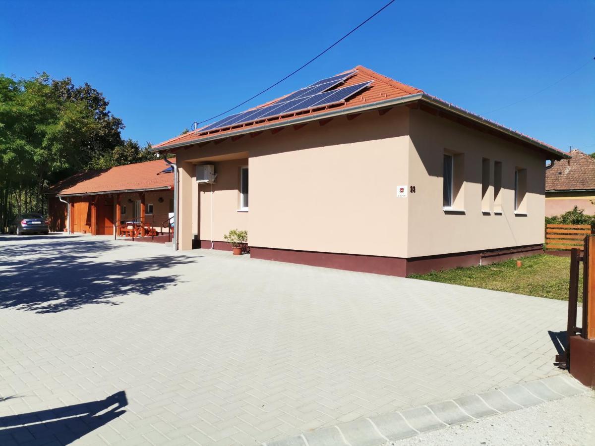Ferienwohnung Okerka Vendeghaz Csesztreg Exterior foto