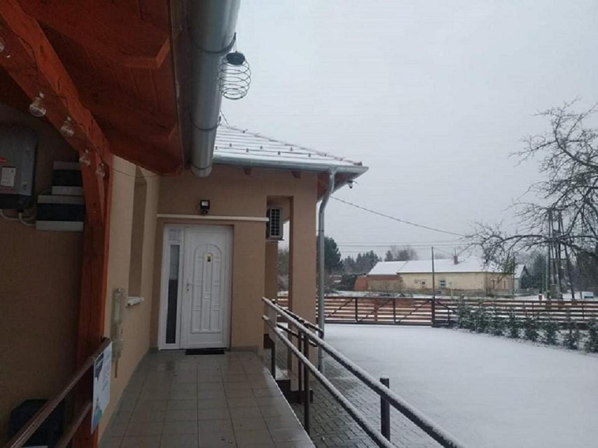 Ferienwohnung Okerka Vendeghaz Csesztreg Exterior foto