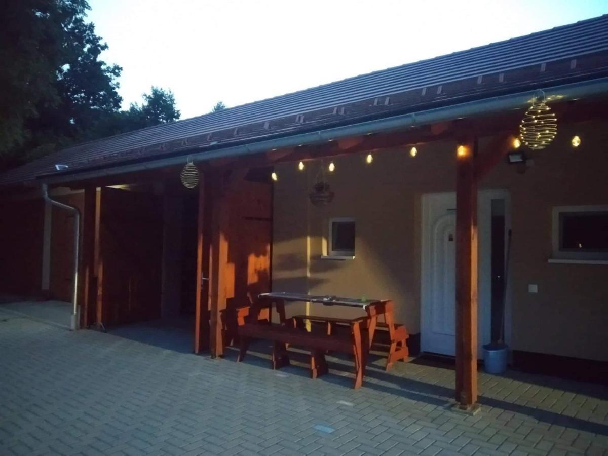 Ferienwohnung Okerka Vendeghaz Csesztreg Exterior foto